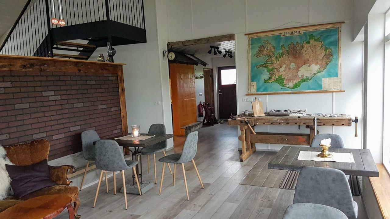 Grasteinn Guesthouse Þórshöfn 外观 照片